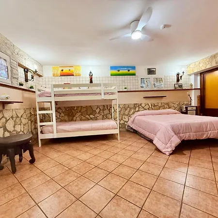 Open Space Littoria アパート *